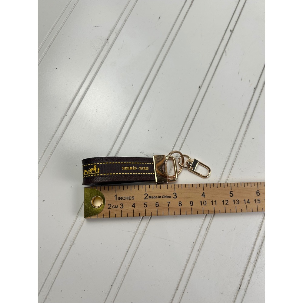 Hermès Vintage Upcycled Leather Keychain Gold Hardware Unisex NWT - Picture 4 of 4